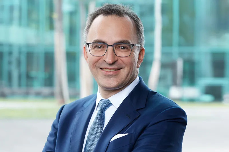 Andreas Blumer and his dual role between auditing and academia